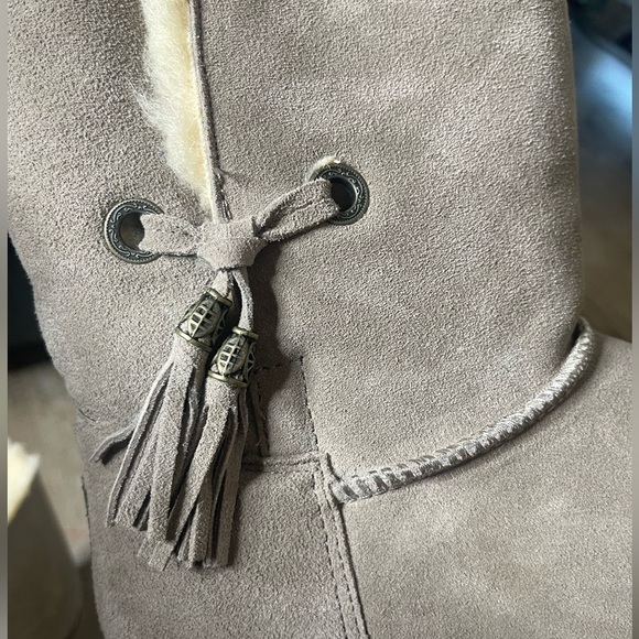 NWOT BEARPAW® Ariana Suede Tall Boot - Picture 4 of 8